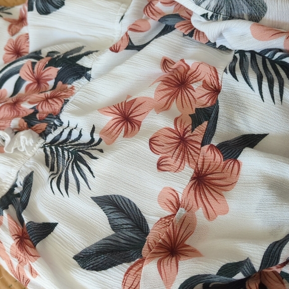 FINAL SALE 🌿POL BOTANICAL DRESS🌿 - Picture 3 of 8